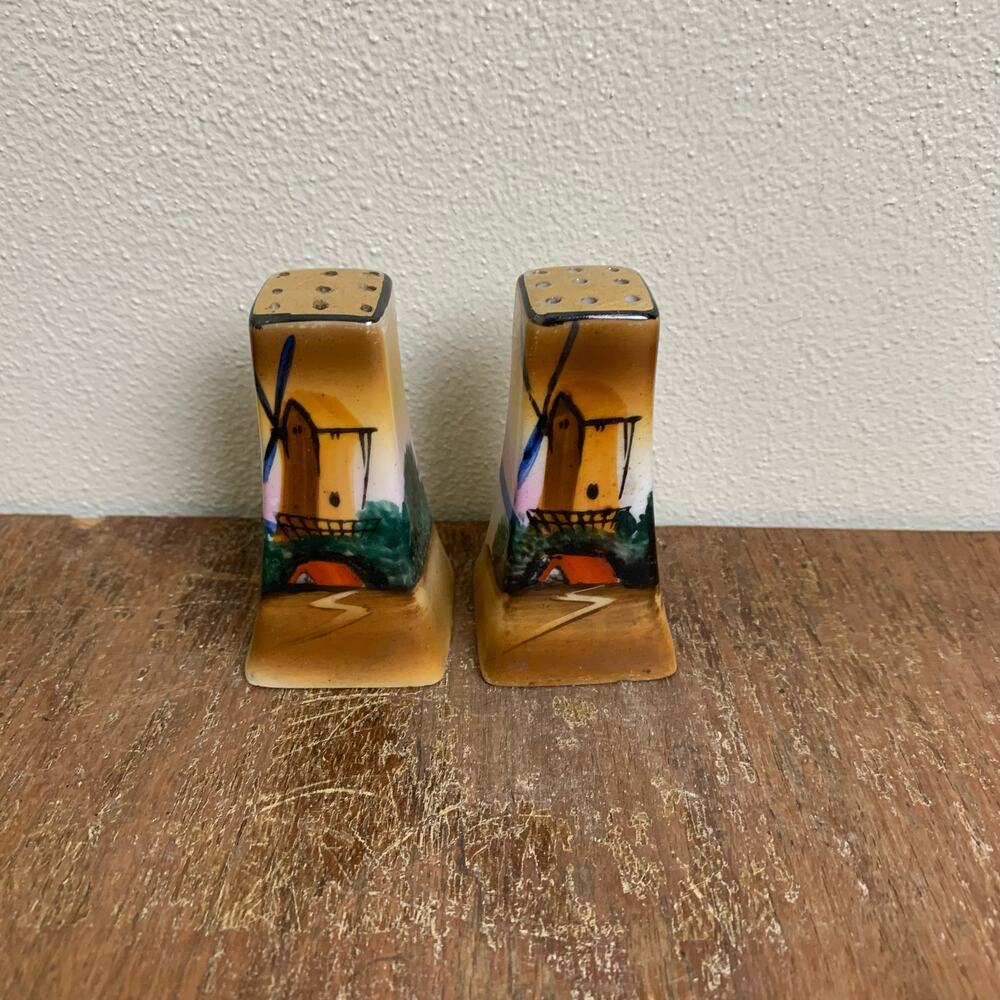 Vintage Windmill Salt Pepper Shaker Set Hand Painted Porcelain Gold‎ Tops Japan